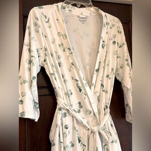 White and Green Floral Wrap Robe Intimates